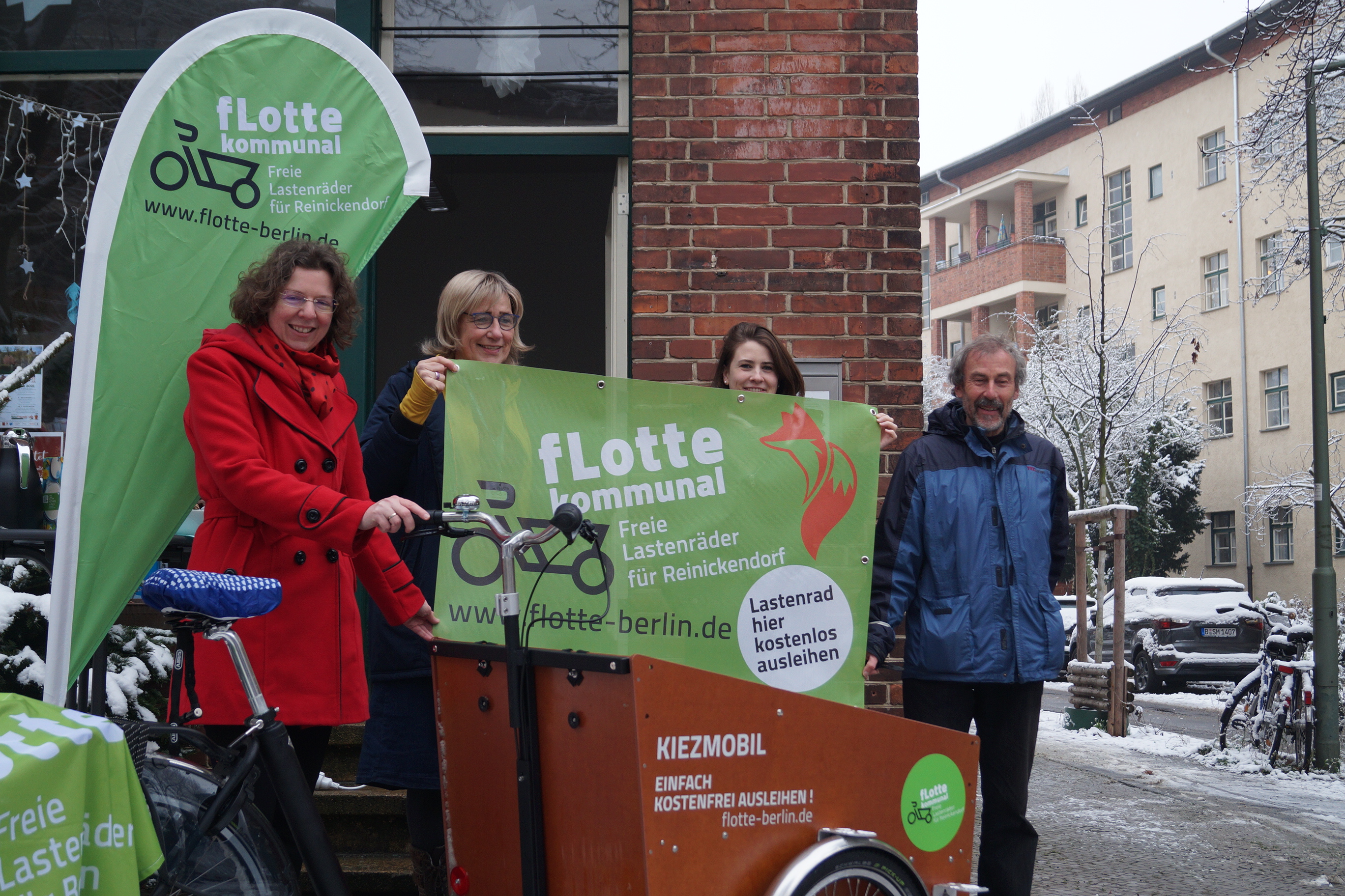 Aktiver Klimaschutz: Bezirksamt stellt erstes Lastenrad der Reinickendorfer „fLotte kommunal“ bereit